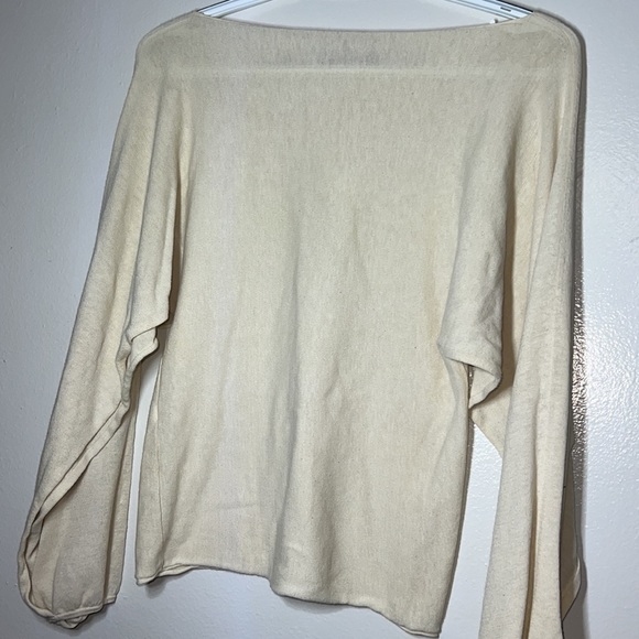 Cream Knit Top Women’s Size Small Stefanel Collectible Unique Split Long Sleeve - Picture 7 of 8